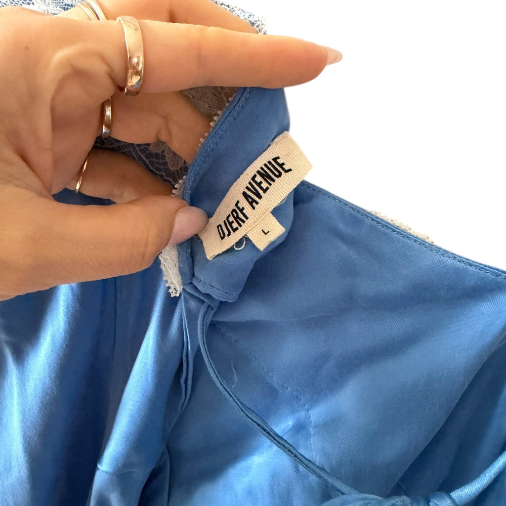 Djerf Avenue REMAKE Dream Dress Midi Sky - White Lace Size L